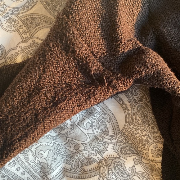 Very cozy black community knit sweater - Picture 4 of 10